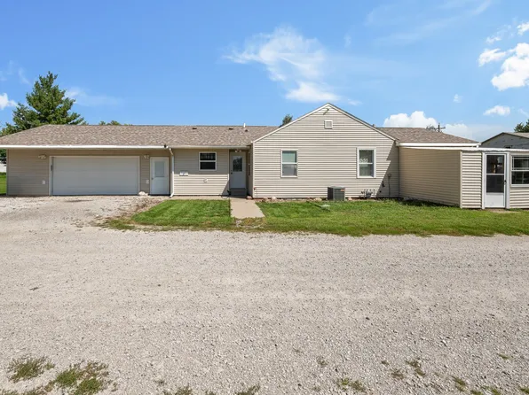 101 7th St, Sherrard, IL 61281