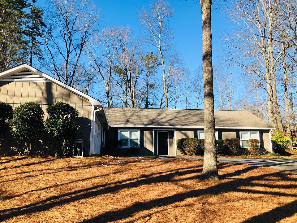 Great curb appeal on 1/2 acre lot