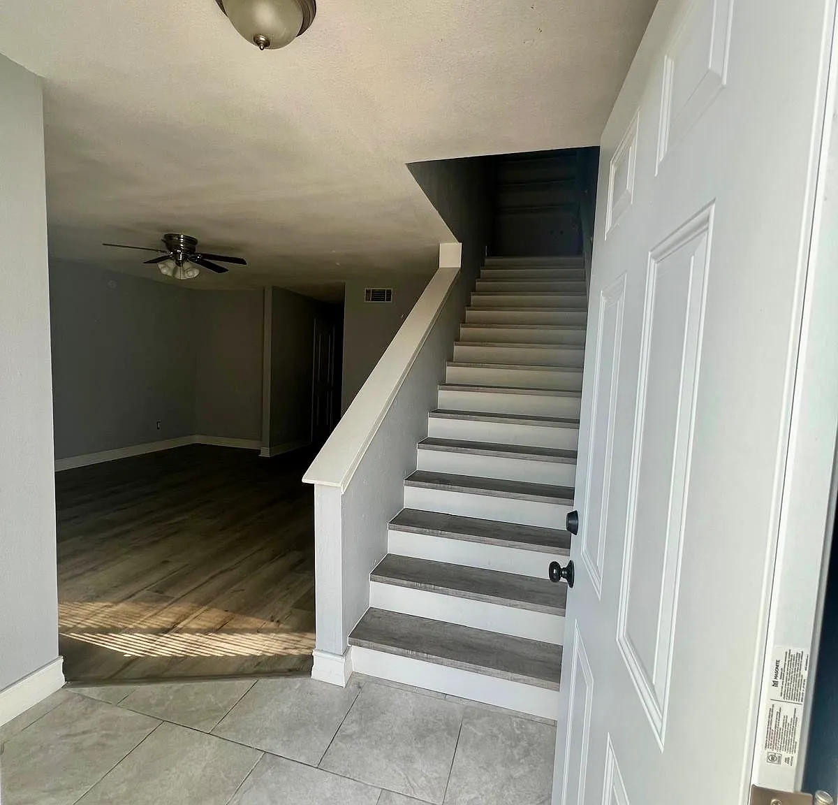 2 bed, 1.5 bath, 1164 sqft, $1,650 — Photo 2