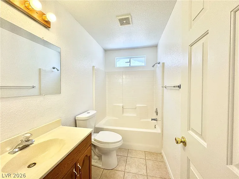 1060 Marne Ct #D — Photo 9
