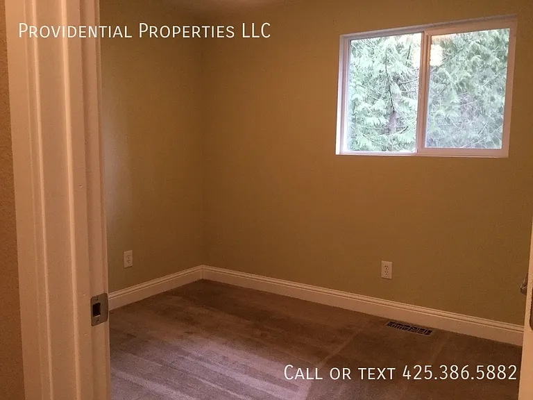 17009 NE 28th Pl — Photo 4