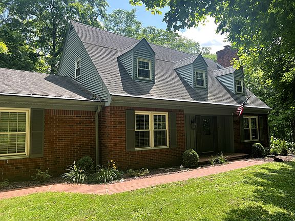 5th image of 1075 Woodland Ave