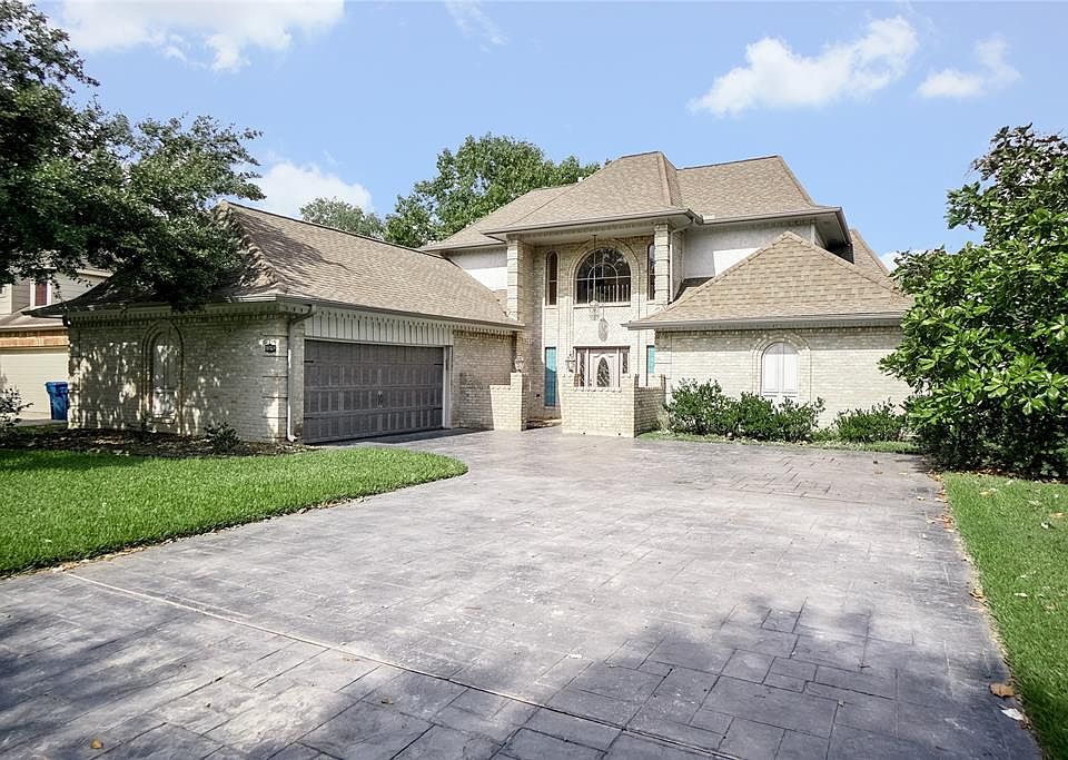 1st image of 18150 Walden Forest Dr