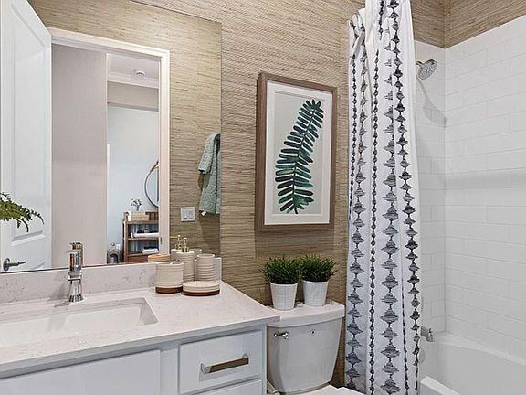 5th image of 806 Antibes Ct NW
