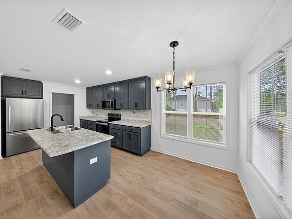 4th image of 1407 Baymeadows Dr