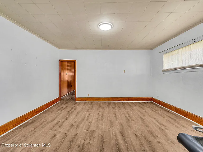 528 S Main St — Photo 11