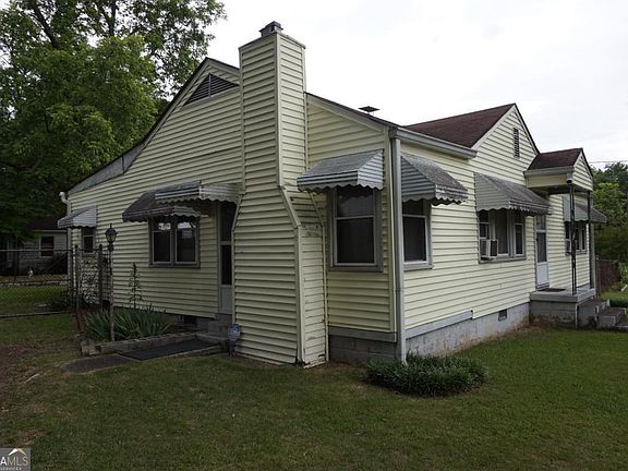 2nd image of 829 Warren Dr