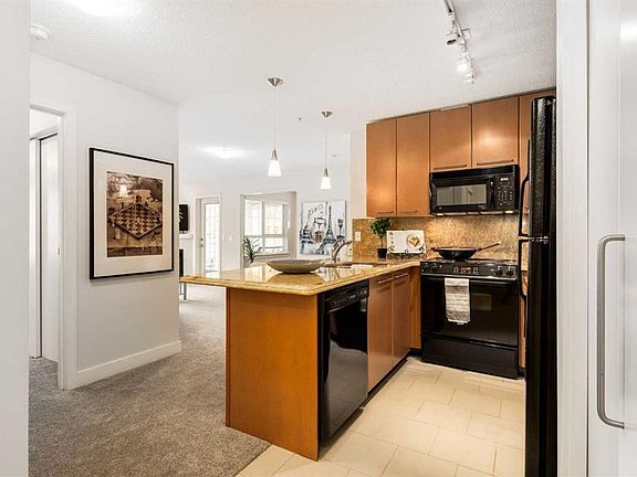 5th image of 35 NW Richard Ct SW #339