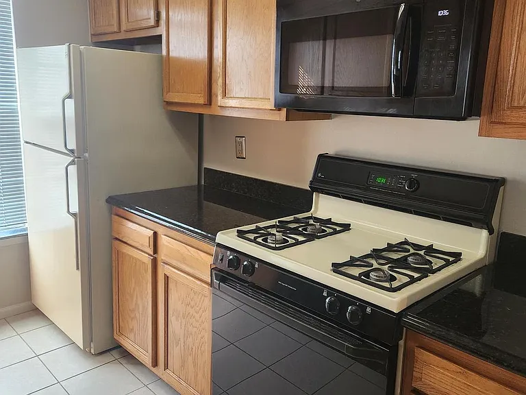 8941 Town Center Cir #2-308 — Photo 7