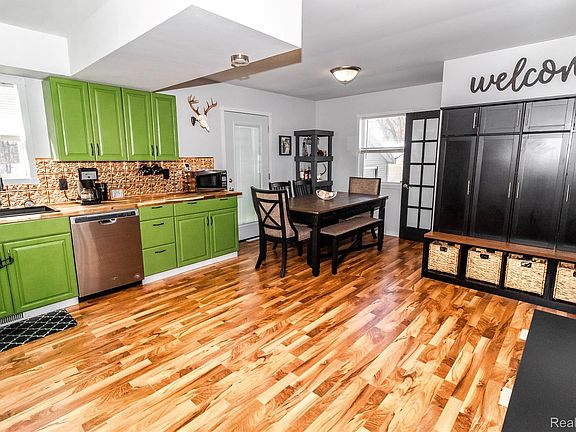 3rd image of 8353 Gale Rd