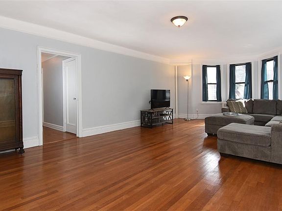 5th image of 1080 Warburton Ave APT 2E