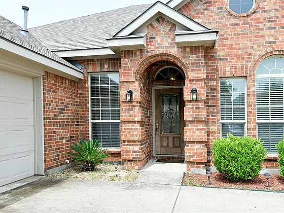 3rd image of 1611 Nestledown Dr