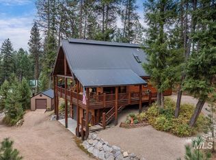 9 Stardust Ln, Garden Valley, ID 83622