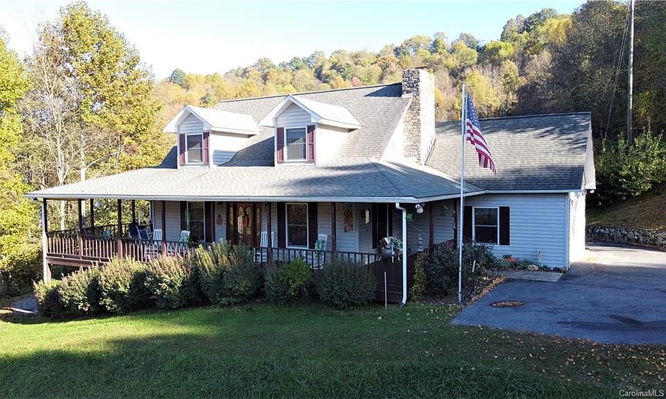 1st image of 421 Applehill Dr