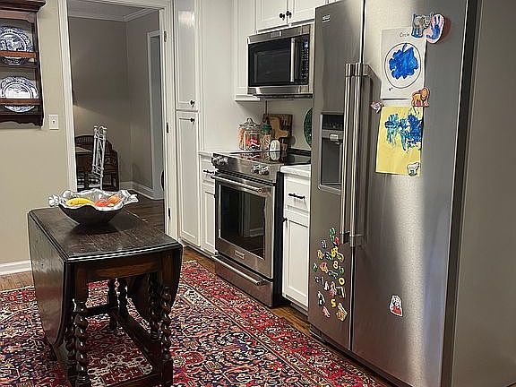 3rd image of 625 Laurel Dr