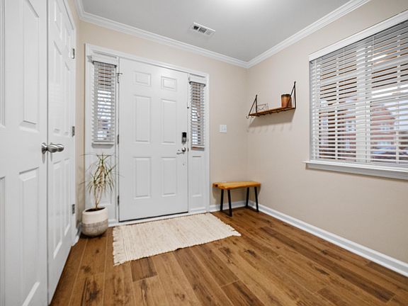 5th image of 9815 Grettle Ct