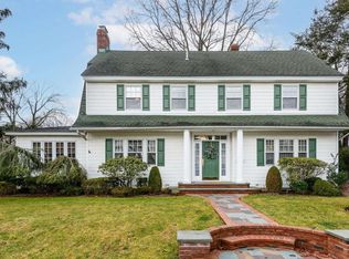 140 Euston Rd, Garden City, NY 11530