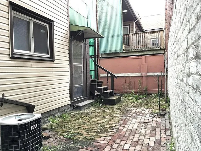 1909 Jane St — Photo 30