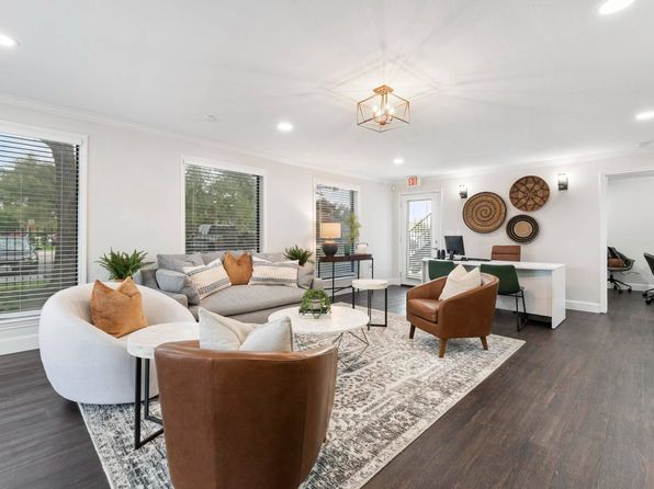 3719 Country Place Dr #713