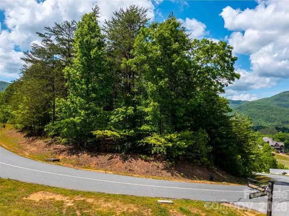 2012 Deep Gap Farm Rd E, Mill Spring, NC 28756