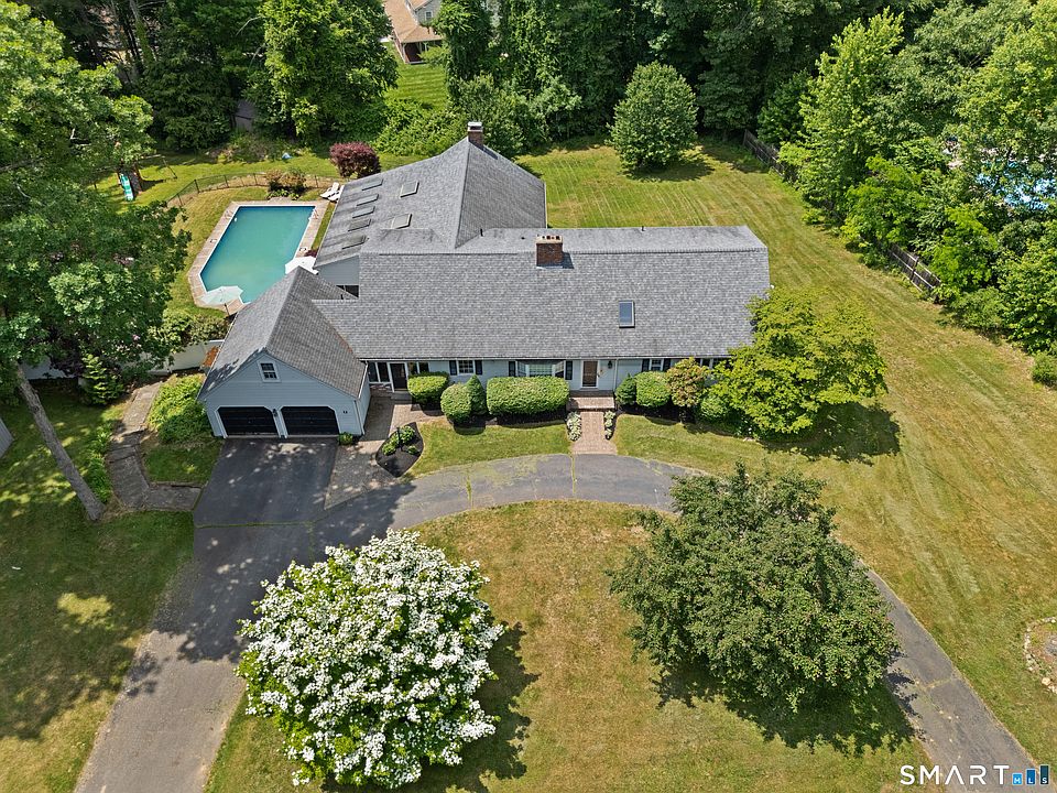 1st image of 7 Nod Brook Drive