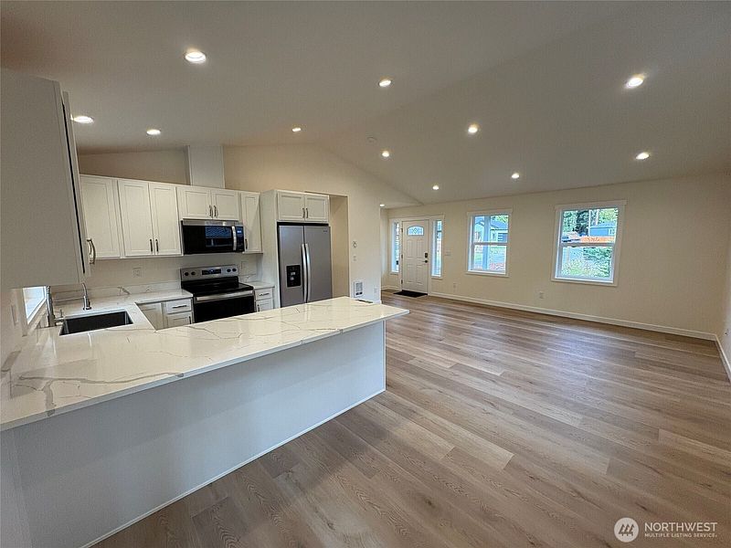 3rd image of 8672 Bell Court