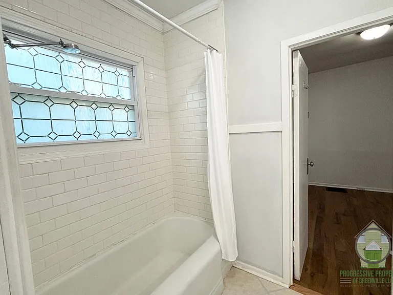 109 Buist Ave — Photo 9