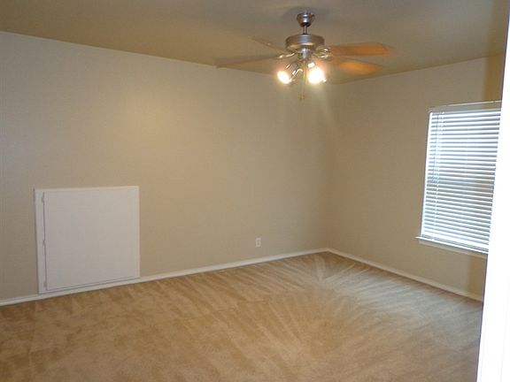 5th image of 2706 Lilac Ct