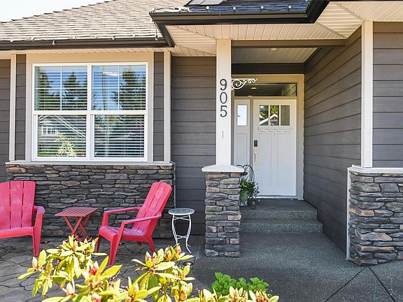 2nd image of 905 Prestwick Pl