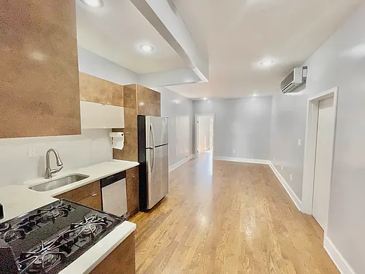 Rented by Pear NYC LLC | media 27