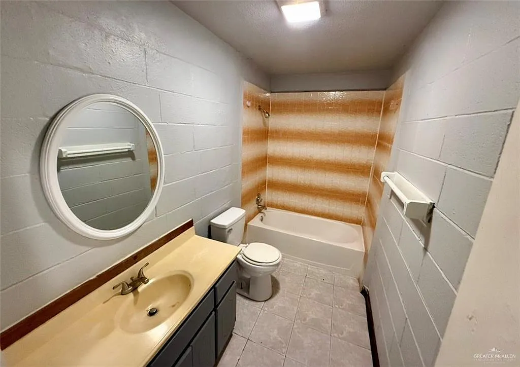 2 bed, 1.0 bath, 735 sqft, $695 — Photo 4