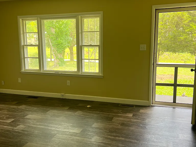 2144 River Rd — Photo 10