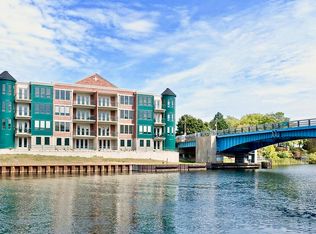 80 Washington St #18, Manistee, MI 49660