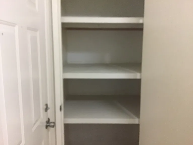 542 E Flores St — Photo 18