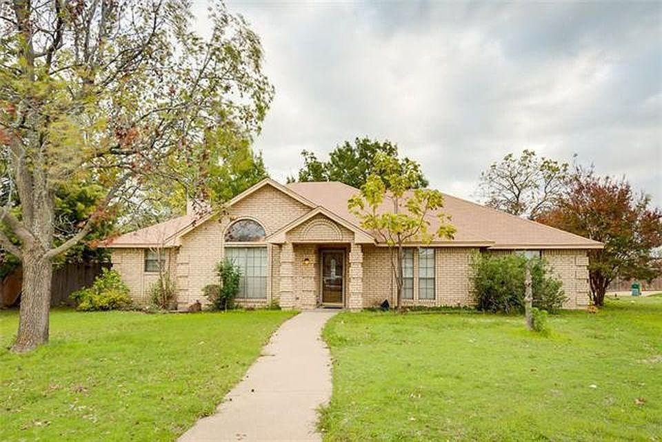 1st image of 301 Lovern Ct