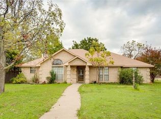 301 Lovern Ct, Cedar Hill, TX 75104