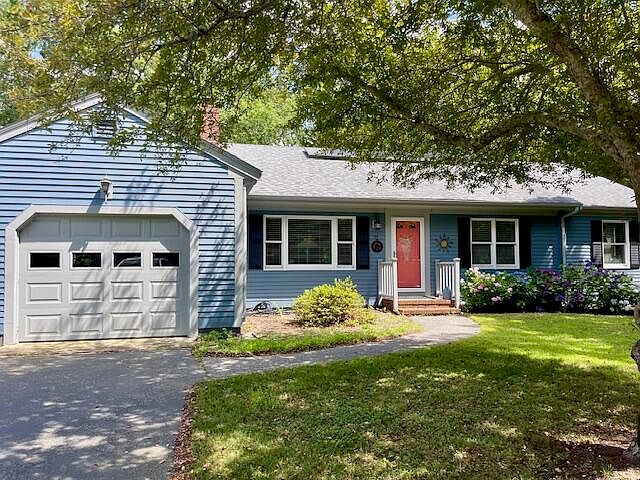 1st image of 33 Easterly Drive