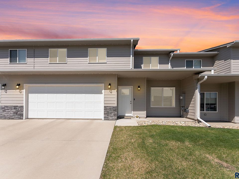 1st image of 3003 S Broek Dr