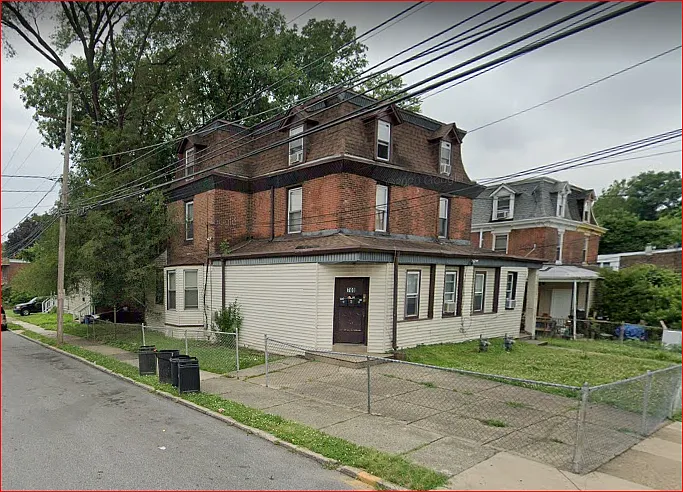3 bed, 950 sqft, $1,050 — Photo 1