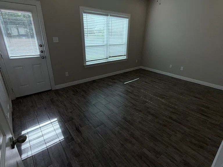 3206 Fenway Cir — Photo 6