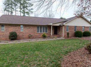 204 Lakewinds Blvd, Inman, SC 29349