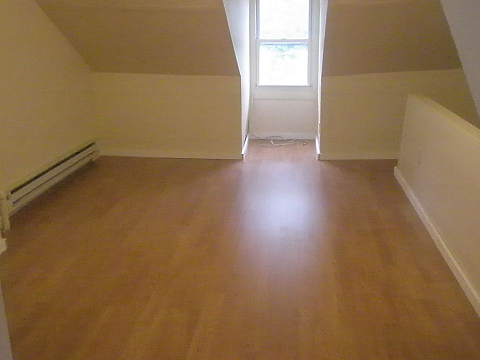 2nd image of 427 N Howard St