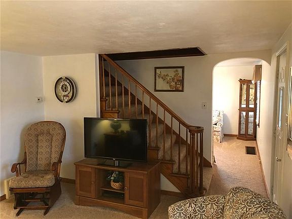 2nd image of 1735 Raymond Ave