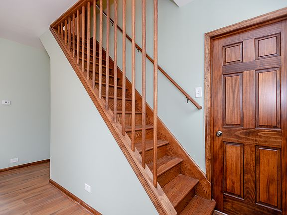 5th image of 1430 N Ashbel Ave