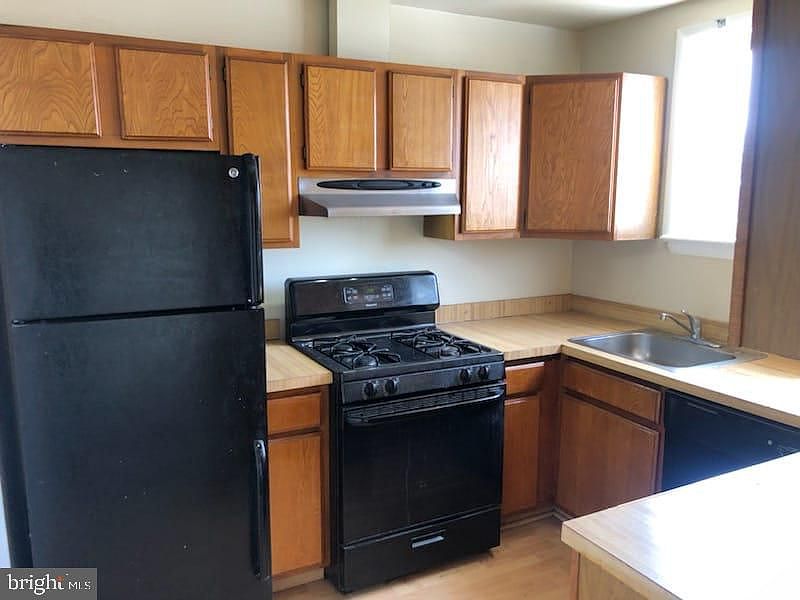 1st image of 1409 N 76th St #13-1D