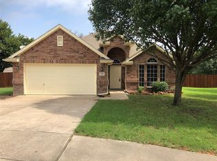 720 Kriston Dr, Azle, TX 76020