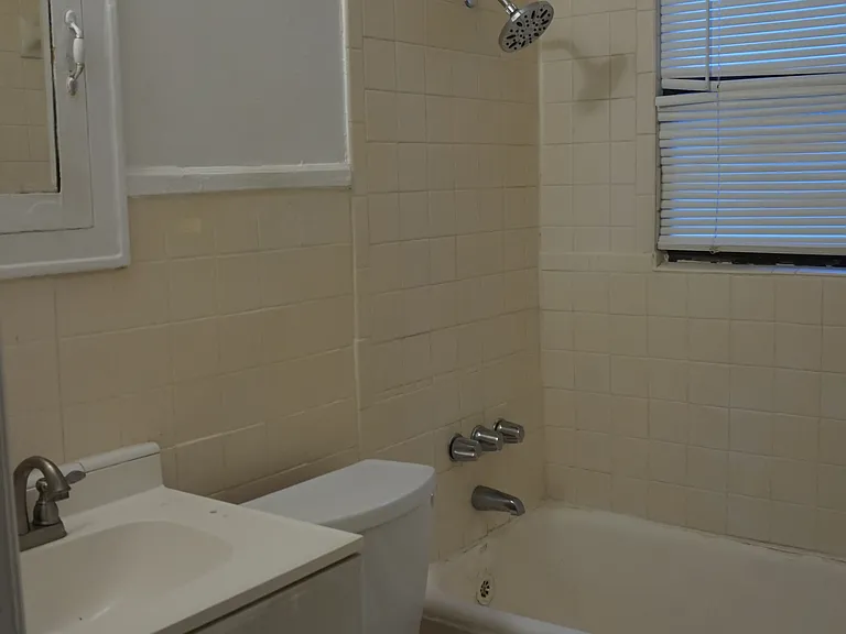 4023 Hawthorne Ave #1 — Photo 7