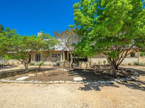 481 Ranch Rim Rd W, Ingram, TX 78025