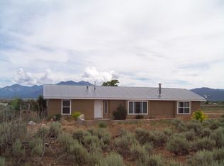 185 Cuchilla Rd, Ranchos De Taos, NM 87557
