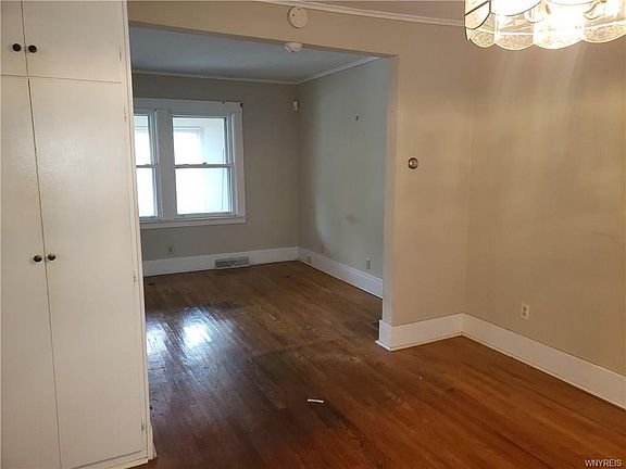 5th image of 420 Shirley Ave